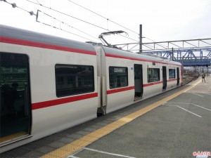 2210F一般車側面