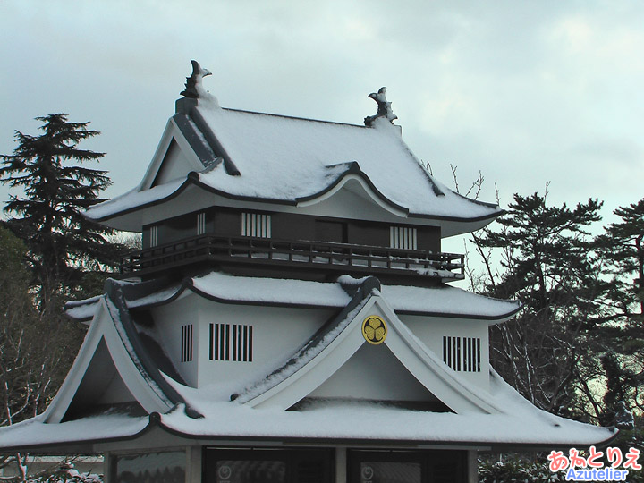 雪の岡崎城？？