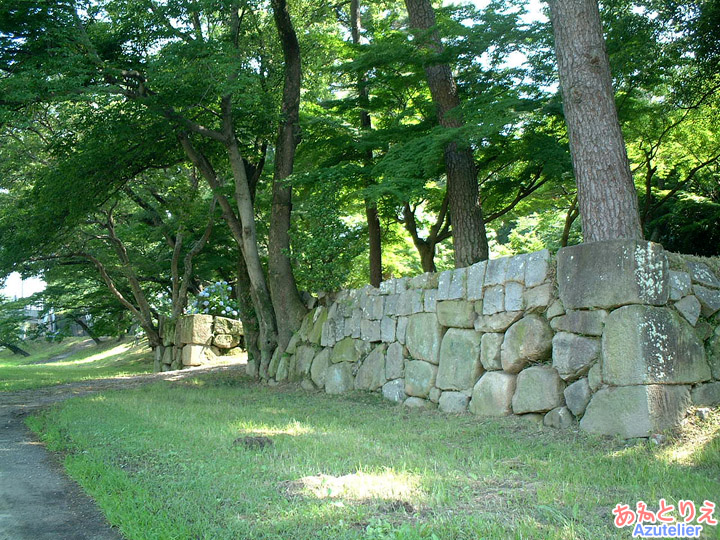 石垣(竹千代橋)