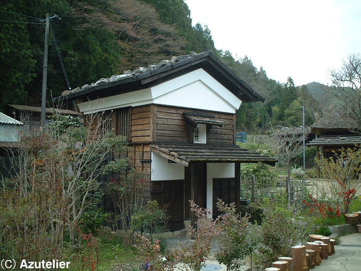 茅葺屋敷