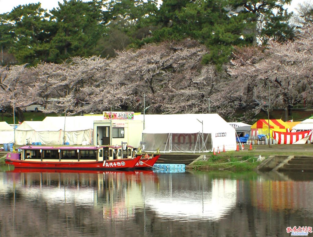 「岡崎城下舟遊び」の舟