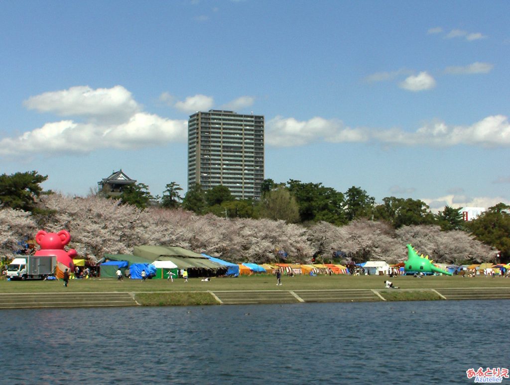 岡崎公園までやってきました