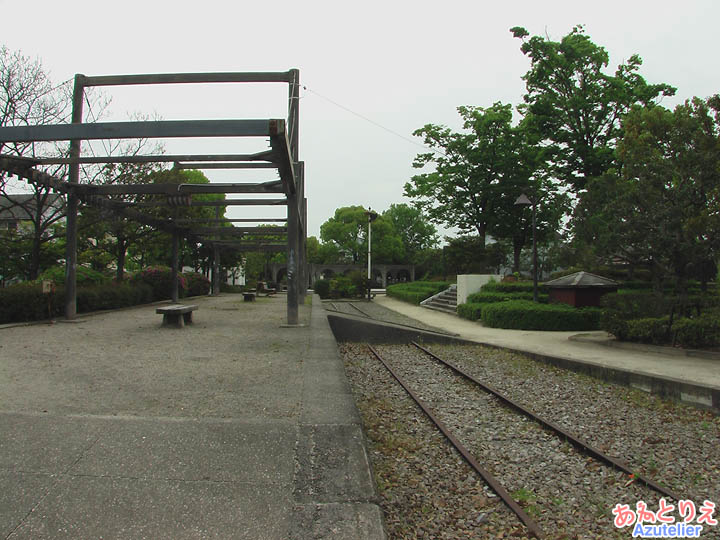 志免鉄道記念公園(右側)