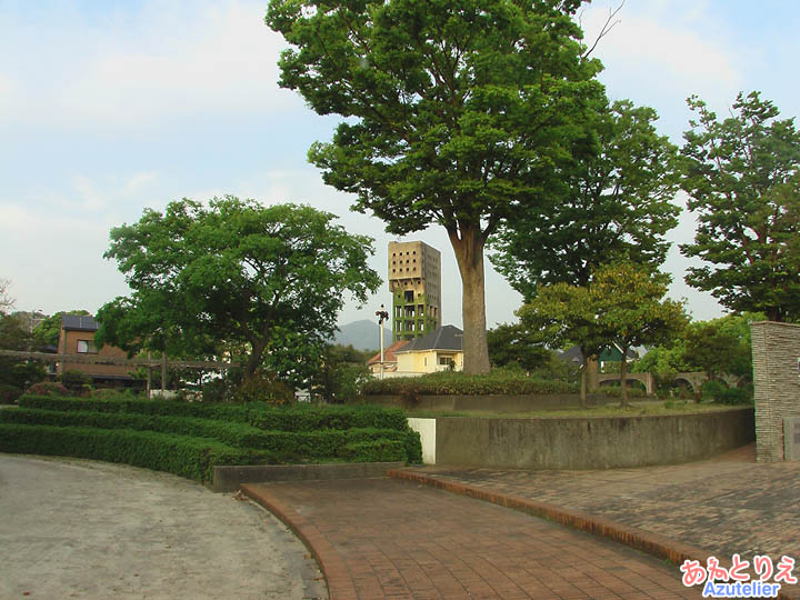 志免鉄道記念公園(右側)