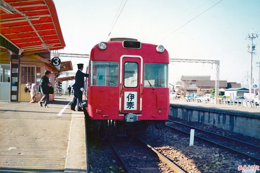 7500系パノラマカー＠伊奈