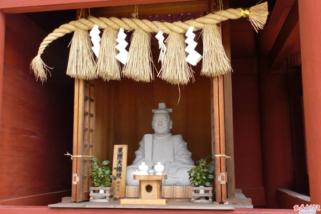 東照公の像(随神門)