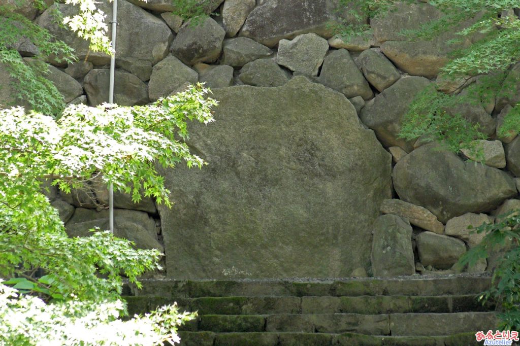 岡崎城の石垣