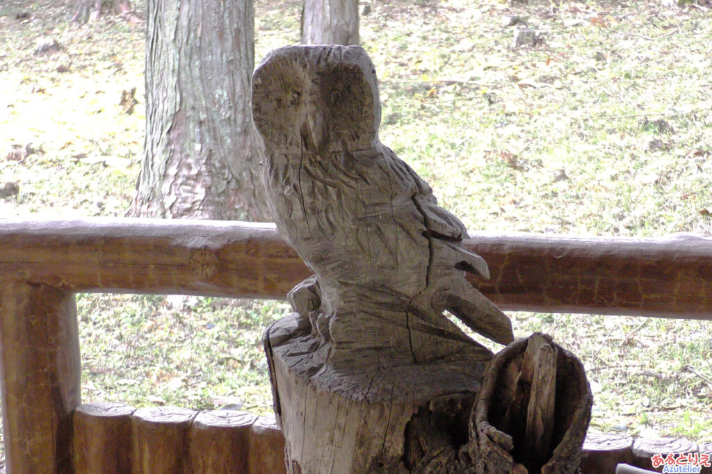 木彫りのフクロウ