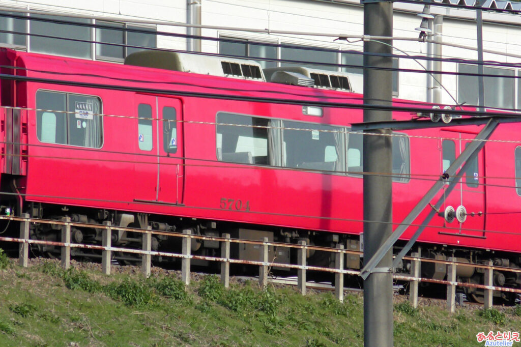 5700系5704Fの廃車回送される準備がされていました。