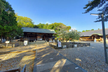 上地八幡宮境内